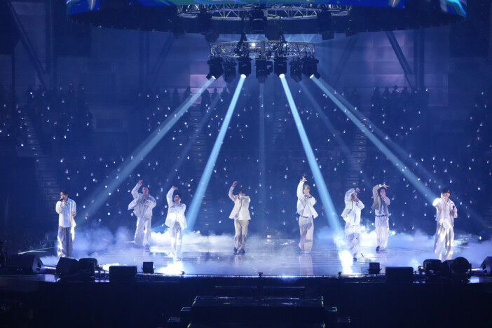 FANTASTICS、積み重ねた物語を胸にーー初のセンターステージでそれぞれの花を輝かせ、FANTAROと照らし合った夜