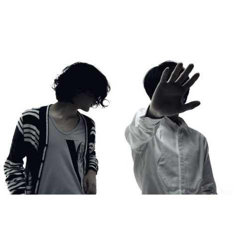 感傷ベクトルが予感させる、「音楽と物語の融合」の新たなフェーズ さやわかが2枚組ベストを読み解く