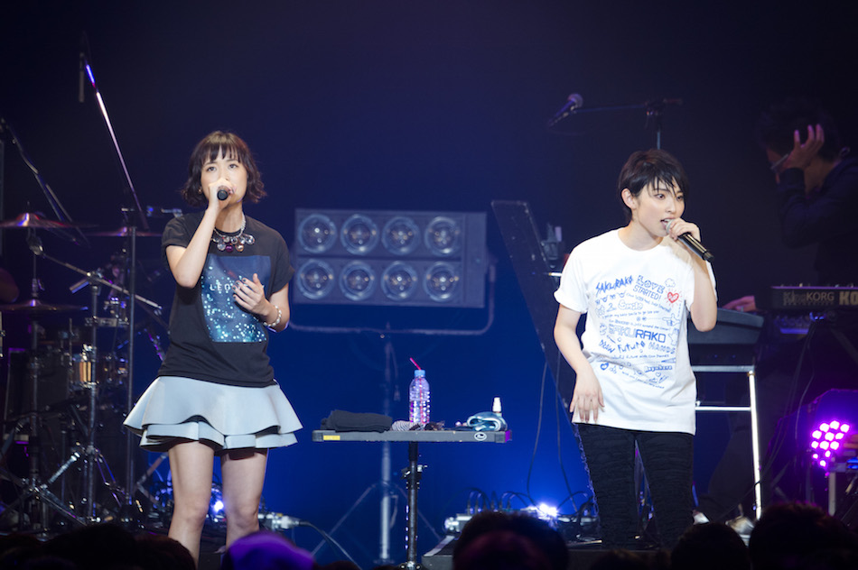 家入レオ×大原櫻子が『恋仲』コラボを披露