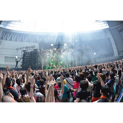 『VIVA LA ROCK』初日速報レポート “音楽と遊べる”都市型フェスの魅力とは