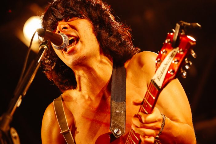 銀杏BOYZ 峯田和伸の一挙手一投足から目が離せない 「BABY BABY」大合唱も起こった名演を見て