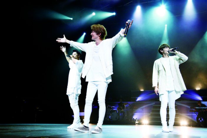 Lead、パフォーマンスと気迫で伝えた軌跡 全32曲ノンストップで披露した15周年記念ライブ