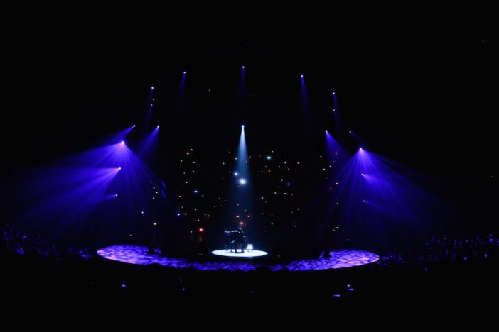 amazarashi、“ひき算”から生み出されたライブ表現 初の弾き語りワンマンライブレポ