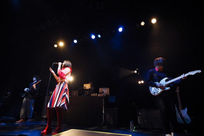 ORESAMAの“華やかなエンタメ感”はさらに拡張する WWW Xワンマンを観て