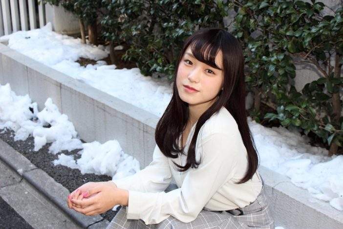 注目の新進女優・小牧那凪が語る、初主演映画『金沢シャッターガール』と女優としての目標