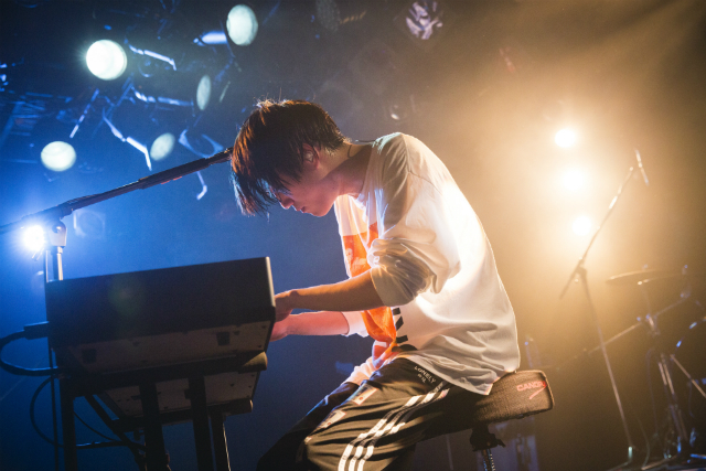 HOWL BE QUIETは次なるフェーズへと歩み始めた 『Dousite? TOUR』で再確認した本質の画像2-1