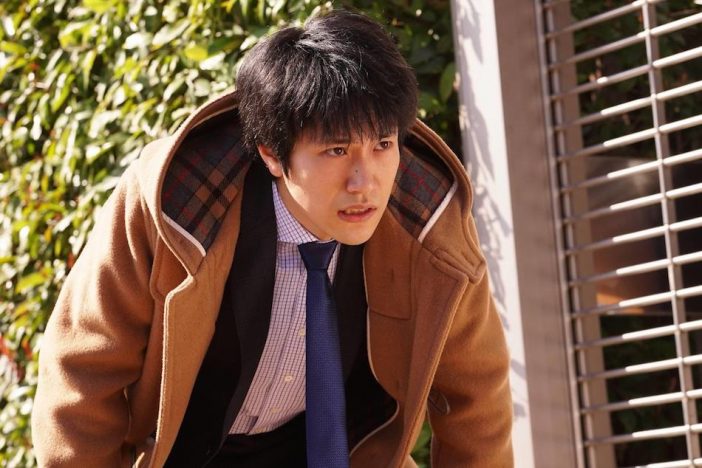 松山ケンイチの苦悩の背中が胸にくる 『隣の家族は青く見える』無言の演技に注目