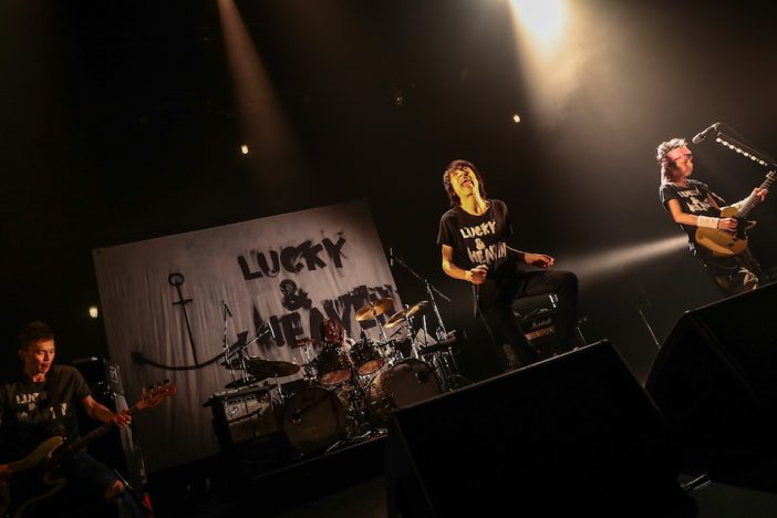 ザ・クロマニヨンズの音楽と共に“心の旅”に行く 『ラッキー&ヘブン』ツアーセミファイナルを見て