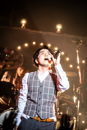 藤原聡(Vo/Pf)(写真=TAKAHIRO TAKINAMI)の画像