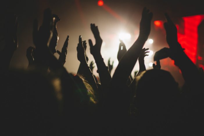 『ロクサミ』主催の老舗レーベル<CROW MUSIC>、関西ヴィジュアル系シーンで担う役割