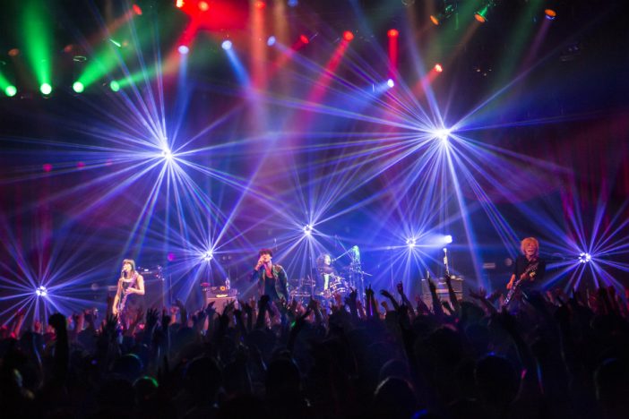 a flood of circleは極めて健全なロックンロールバンドだ 『Here Is My Freedom』最終公演レポ