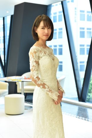 戸田恵梨香、『大恋愛～僕を忘れる君と』初のウェディングドレス姿でクランクイン