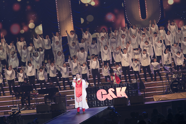 C&K、歌とエンターテインメントでみせた一夜限りのステージ　10周年記念した横浜アリーナワンマンの画像2-4