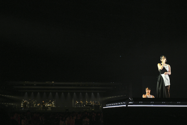 宇多田ヒカルにただただ心を揺さぶられた 静寂の中に“希望”見た『Laughter in the Dark』ツアーの画像1-2