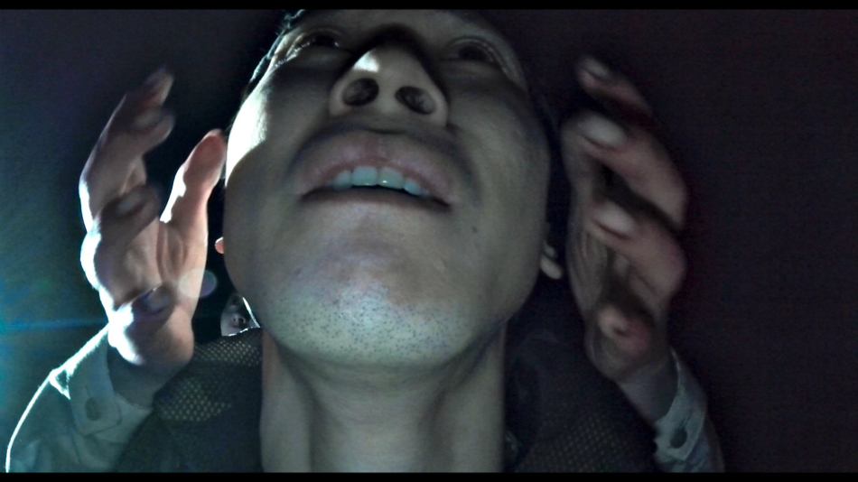 『コンジアム』ポスター&場面写真