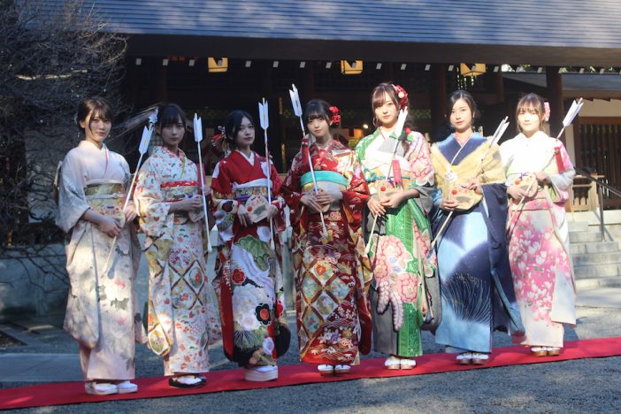 乃木坂46 齋藤飛鳥、鈴木絢音、梅澤美波らは“だいたいぜんぶ世代”? 乃木神社で語った新成人の目標