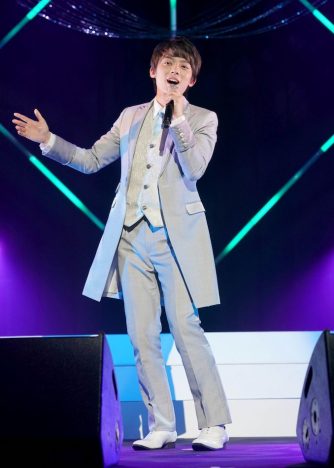 辰巳ゆうと、“第2の故郷”赤羽にて1stコンサート開催 「おとこの純情」など万感の思いで披露