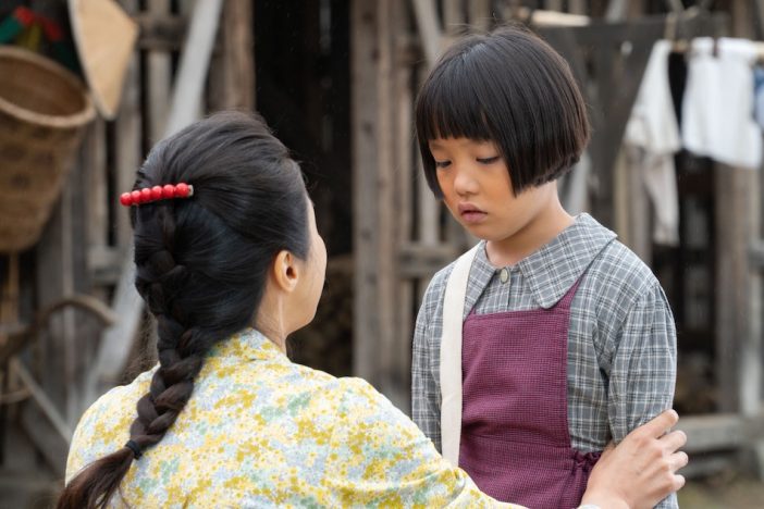 『なつぞら』第5話では、同級生にからかわれるなつ(粟野咲莉)を天陽(荒井雄斗)がかばう