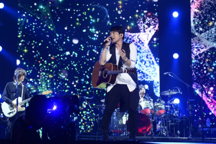 Mr.Childrenは変わらないために変わり続けるーー感動と興奮が積み重なった東京ドーム公演