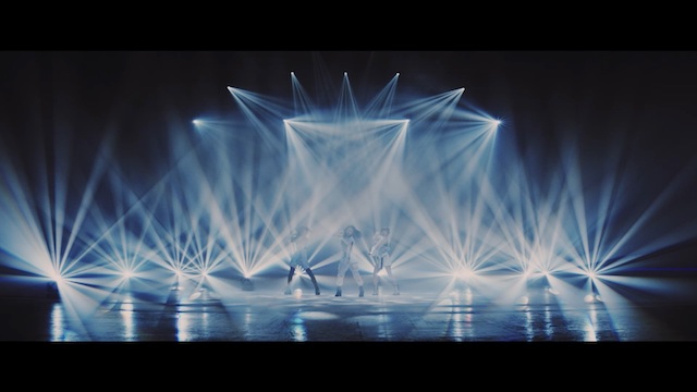 Jewel、改名後初のシングル曲「前へ」MV公開　200本以上の光線とともにダンス披露の画像1-2