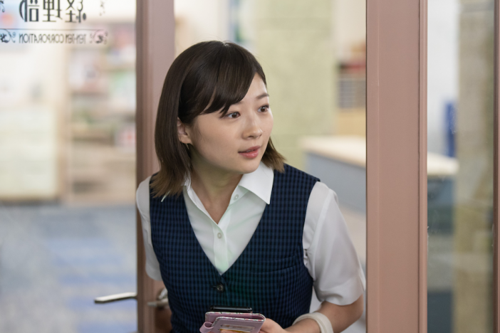 伊藤沙莉、“集団”の中でこそ真価を発揮 『これは経費で落ちません!』で理想の後輩役に