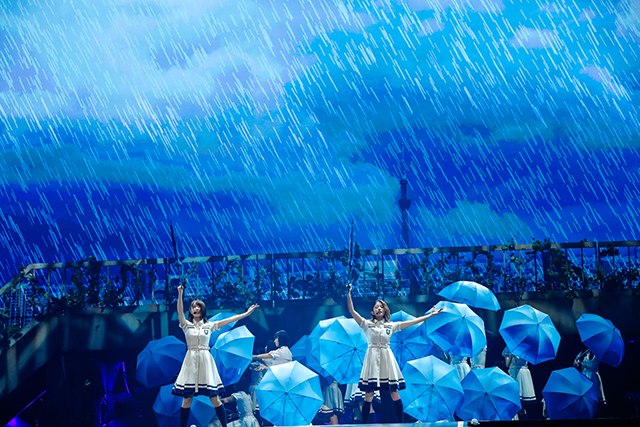 欅坂46が東京ドームで「不協和音」を披露した意義　様々な思いが交差した圧巻のステージを見ての画像1-2