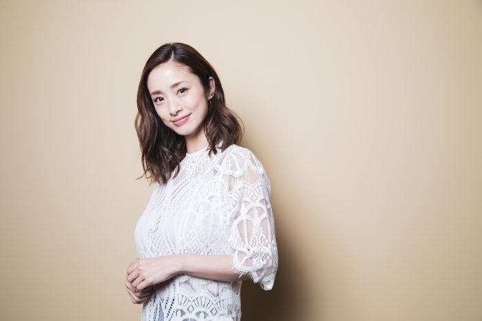 上戸彩が語る、5年の歳月で変化した環境とマレフィセントへの共感 「娘と必ず一緒に観たい」