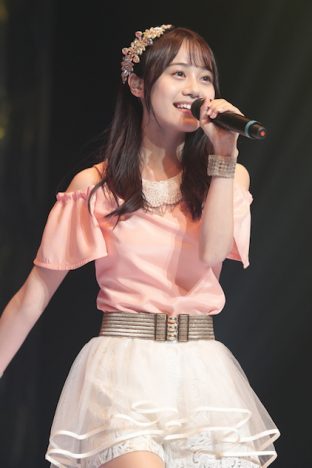 伊藤美来がライブで表現した『PopSkip』の世界観 癒しの歌声届けた5thワンマン