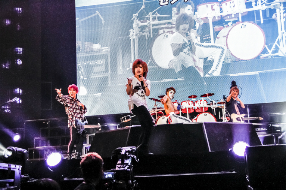 ゴールデンボンバー、横アリ公演レポ