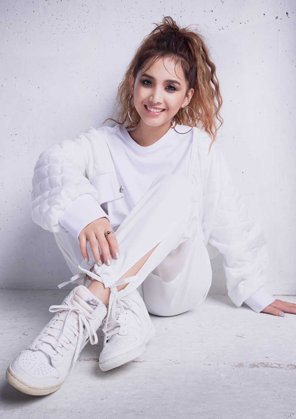 Beverly、岡崎体育出演MV公開