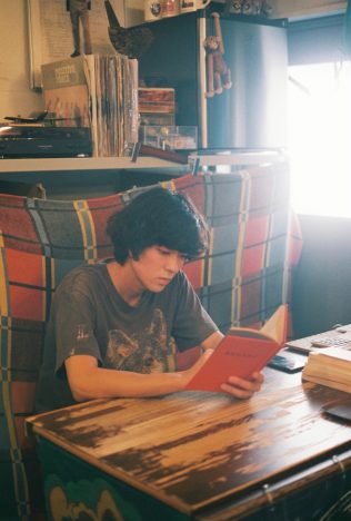 今泉力哉監督×若葉竜也主演『街の上で』5月に全国公開 ライブシーン収めた映像&スチールも