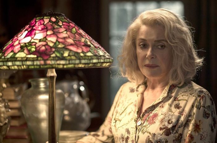 カトリーヌ・ドヌーヴが実娘と初の親子共演 『アンティークの祝祭』4月下旬公開決定