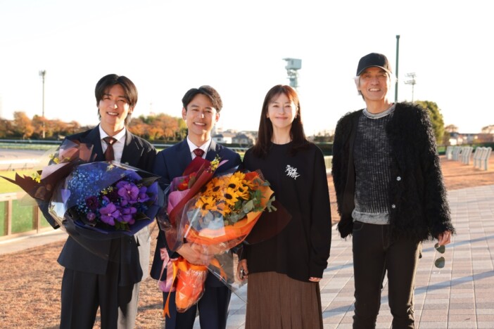 『ザ・ロイヤルファミリー』妻夫木聡、目黒蓮ら全キャストオールアップ 佐藤浩市も駆けつけ