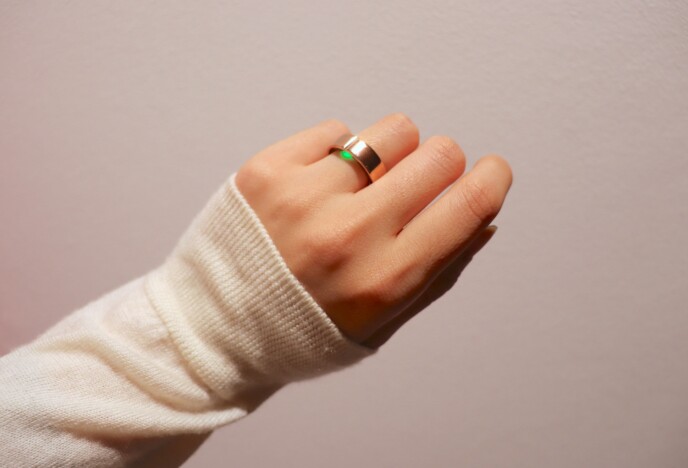 国産の最先端スマートリングの着け心地は?