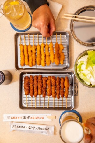 ももクロ佐々木彩夏も登場 串カツ田中の公式ファンブック最新刊