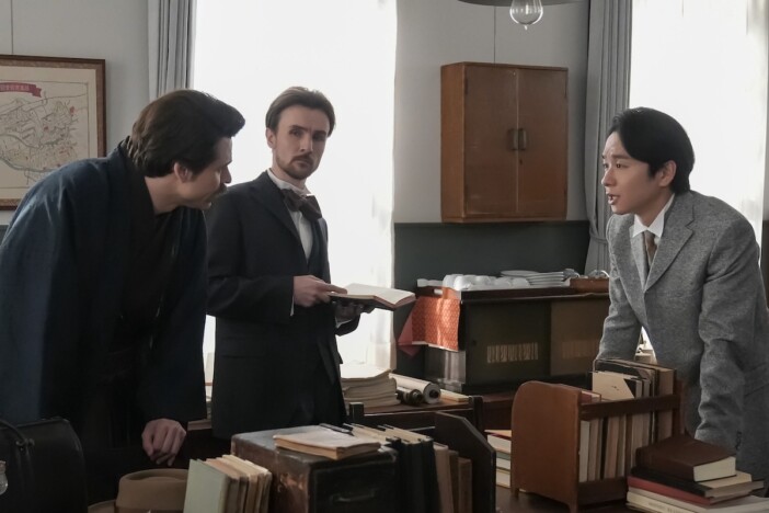 『ばけばけ』第101話、ヘブン(トミー・バストウ)が働く中学校がなくなる可能性が発覚