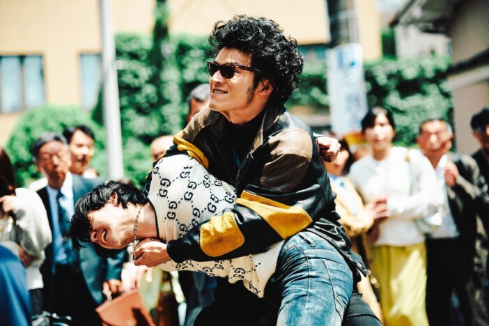 水上恒司が井内悠陽にコブラツイスト 『TOKYO BURST-犯罪都市-』新場面写真公開