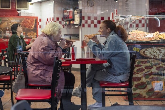 スカーレット・ヨハンソン長編初監督作 『エレノアってグレイト。』本予告&場面写真公開