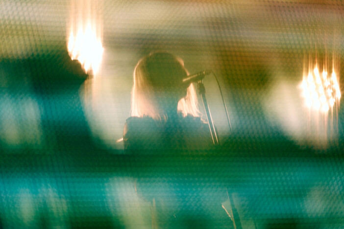 ロクデナシの歌に灯るあたたかさ 素顔なき歌声が描く情景、3rdワンマンライブで辿り着いた『六花』の真髄