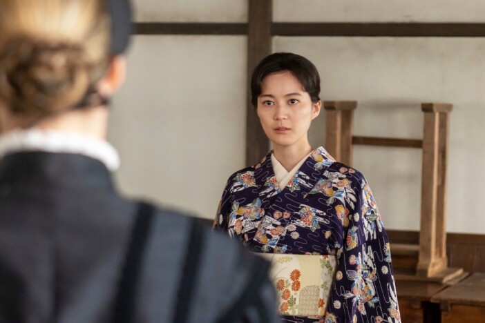 『風、薫る』第27話、多江(生田絵梨花)がバーンズ(エマ・ハワード)に不満をぶつける
