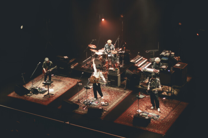 GRAPEVINE、一瞬の沈黙すら生んだ圧巻の演奏 “縛りのない”自由なステージで見せたこだわりと未来への兆し