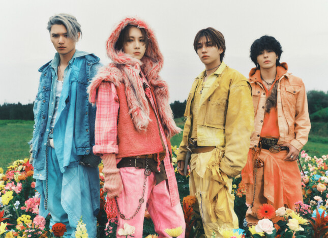 WOLF HOWL HARMONY、新曲「PLEASE」MV公開 大草原を舞台に“ありのまま”の4人を映し出す