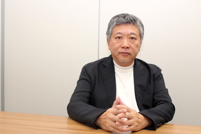 是枝裕和監督が『箱の中の羊』で“夫婦”と“AI”を描いた理由 映画を飛躍させる“人間の歪み”