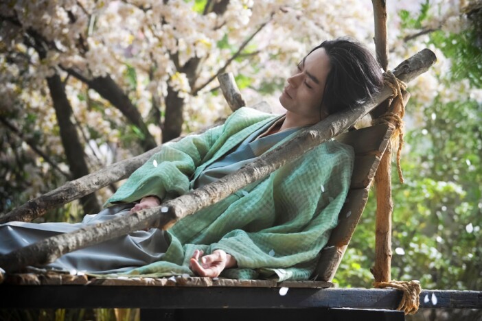 菅田将暉はなぜ“天才”を演じ続けるのか 『豊臣兄弟!』『黒牢城』で示した“両兵衛”の凄み