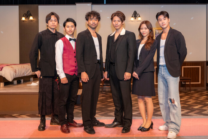 劇団EXILE 小澤雄太が手がける『丸裸刑事 PURPLE EDITION』開幕 観客と一緒に作り上げる新たな演劇、ゲネプロレポ