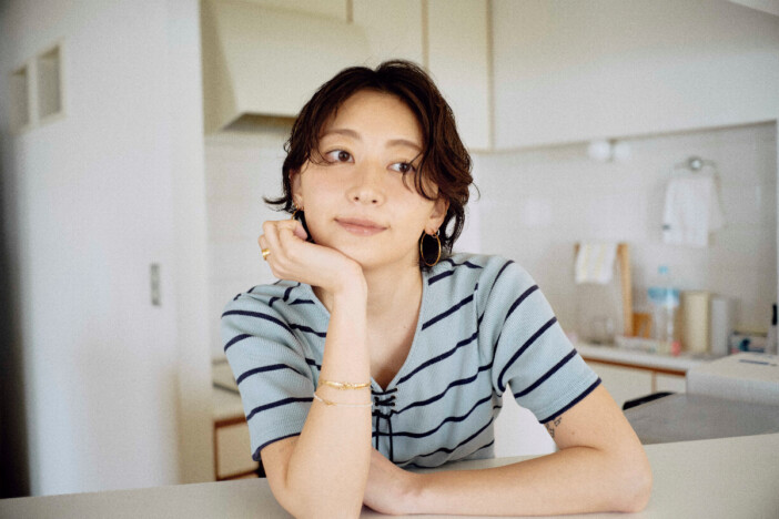 鈴木真海子、2026年の連続リリース第3弾「船」配信 船に心の揺らぎや希望を重ね合わせた楽曲に