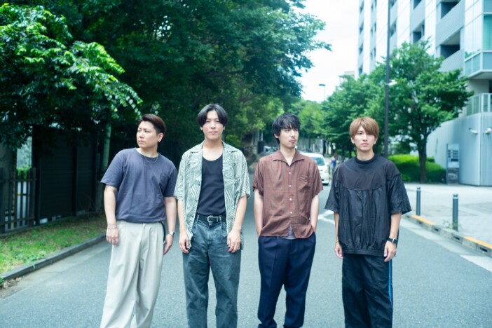 SHE'S、15年の旅路とAL『Who am I?』