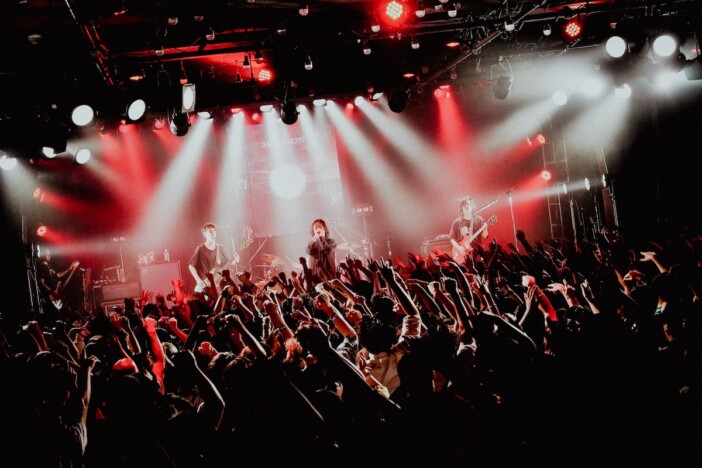 THE BACK HORNが見せたロックバンドの地力 爆音と熱気で満たされた『爆音灼熱浄土』ファイナルレポ