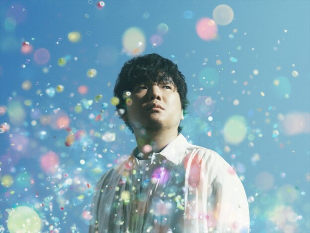 秦 基博、初のトリビュートアルバム『秦 基博を歌う』にTOMOOが参加 「アイ」をカバー