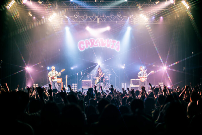 ガラクタが4周年ワンマンで見せた“今” 4人の絆と新たな可能性が交差した夜